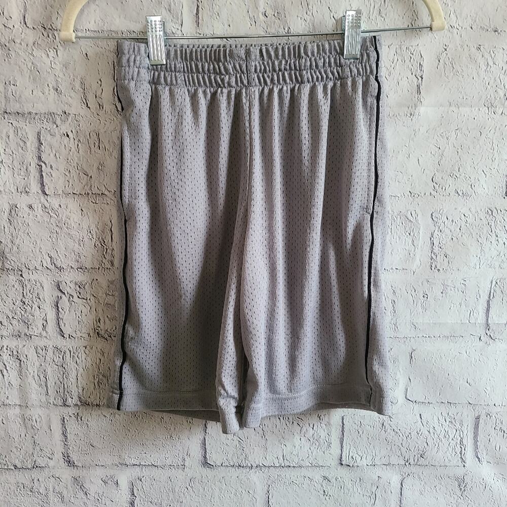💙Boys Gray And Black Basketball Athletic Shorts 8